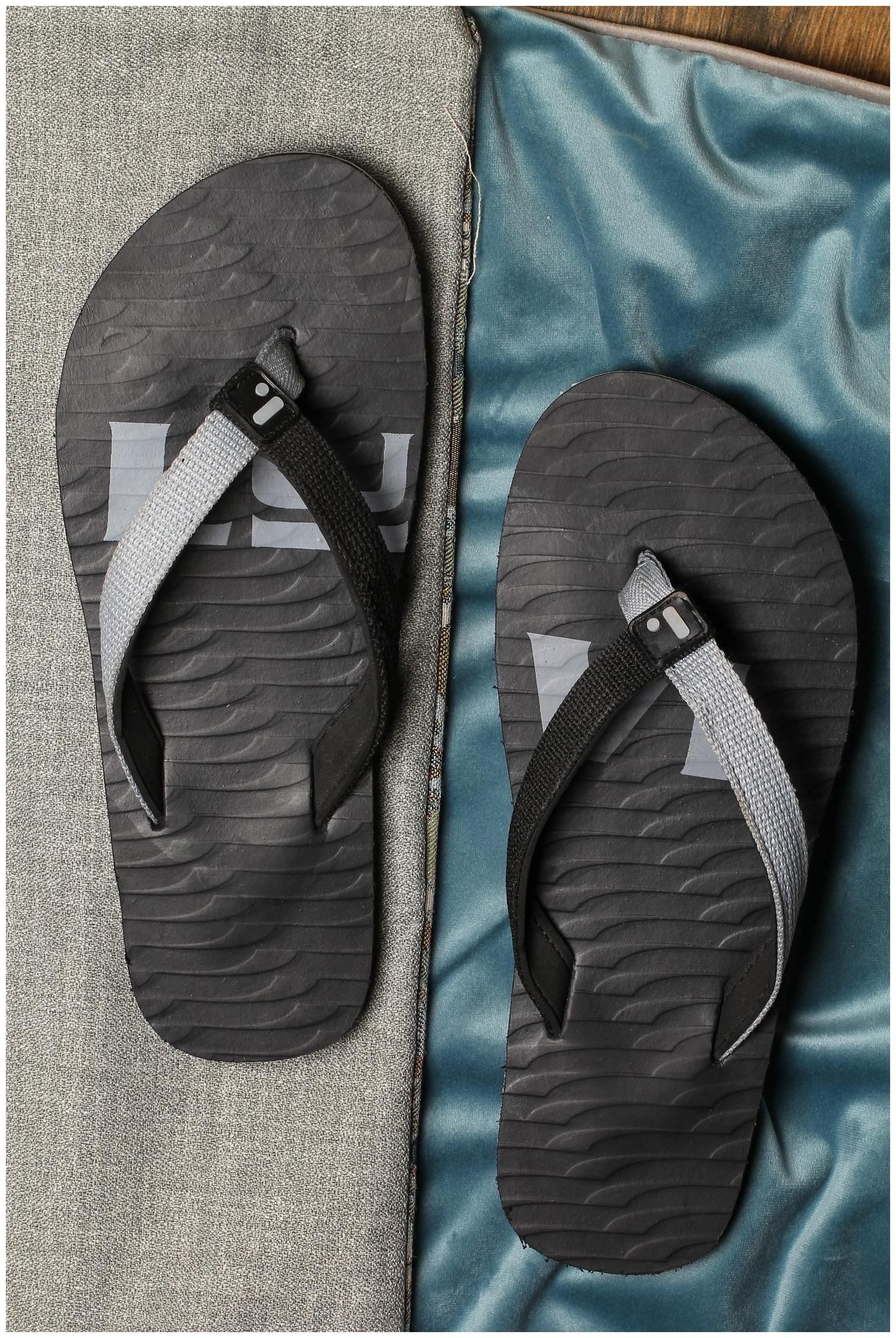 

LYVI Men Black Outdoor Slippers