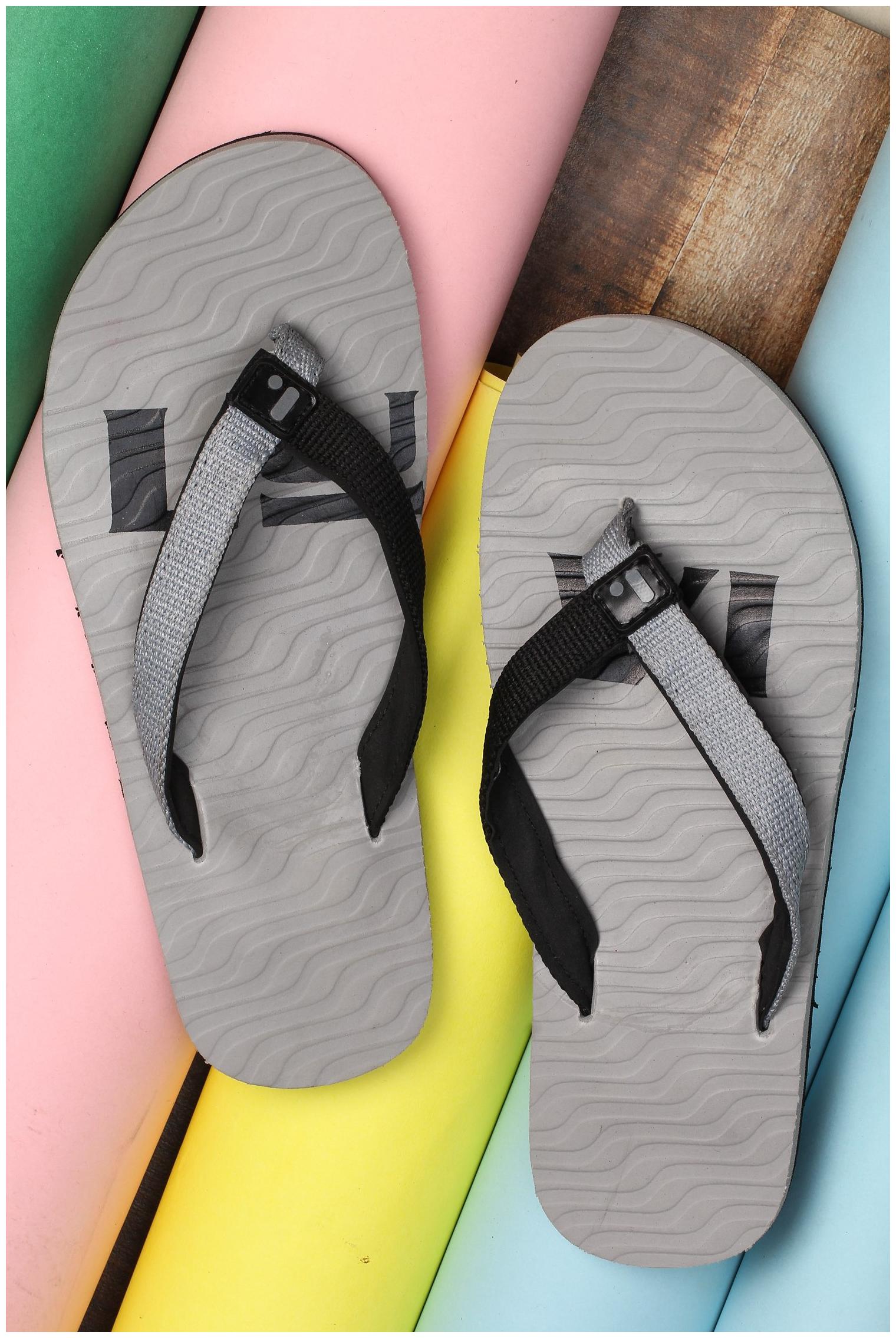 

LYVI Men Grey Outdoor Slippers