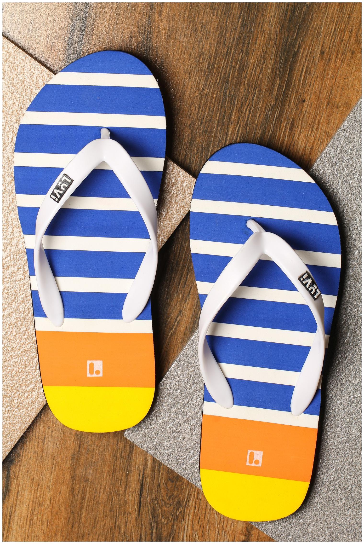 

LYVI Men White Outdoor Slippers