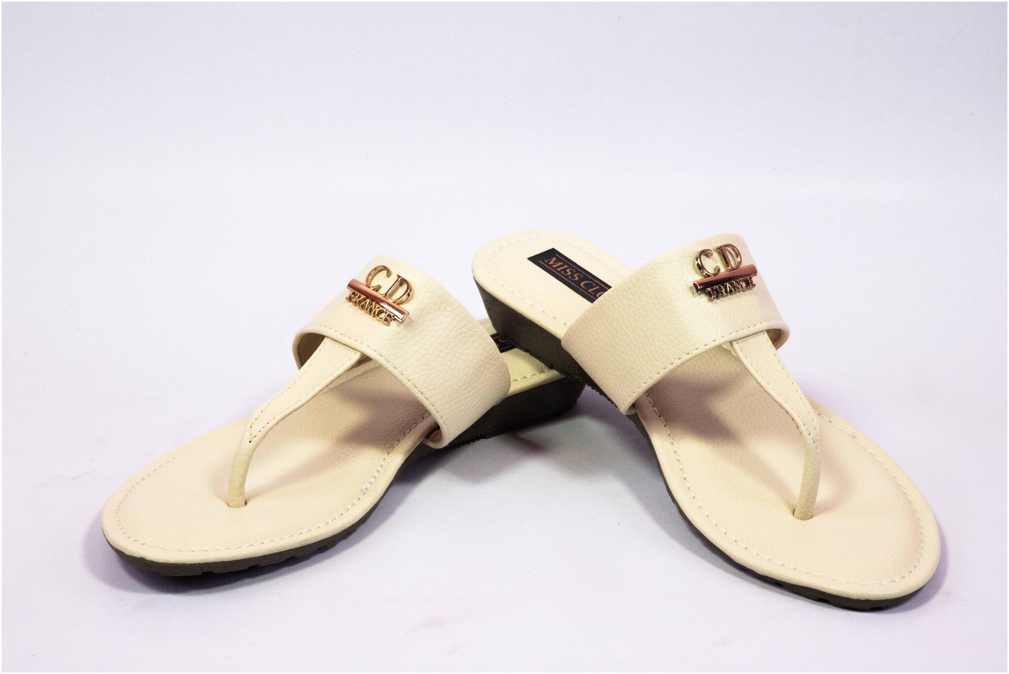 

MISS CLOG Women Cream T-Strap Flats