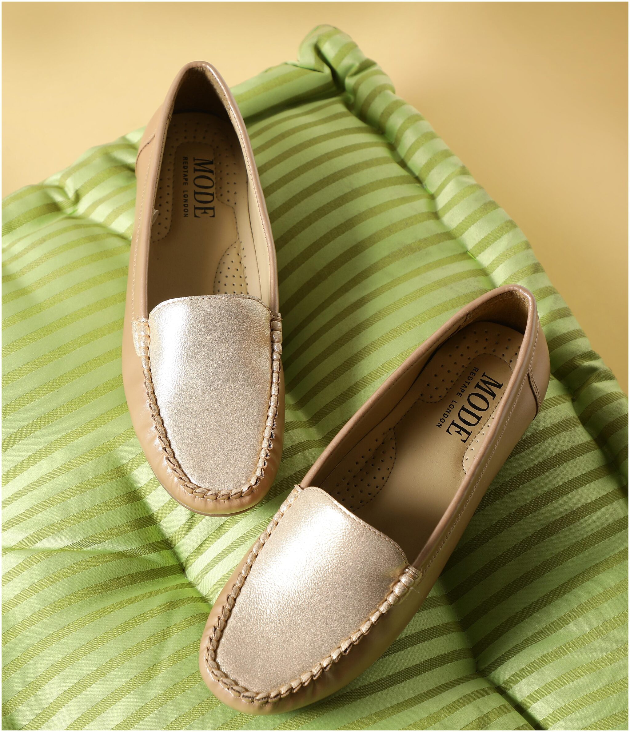 

Mode By Red Tape Women Rosegold Loafers