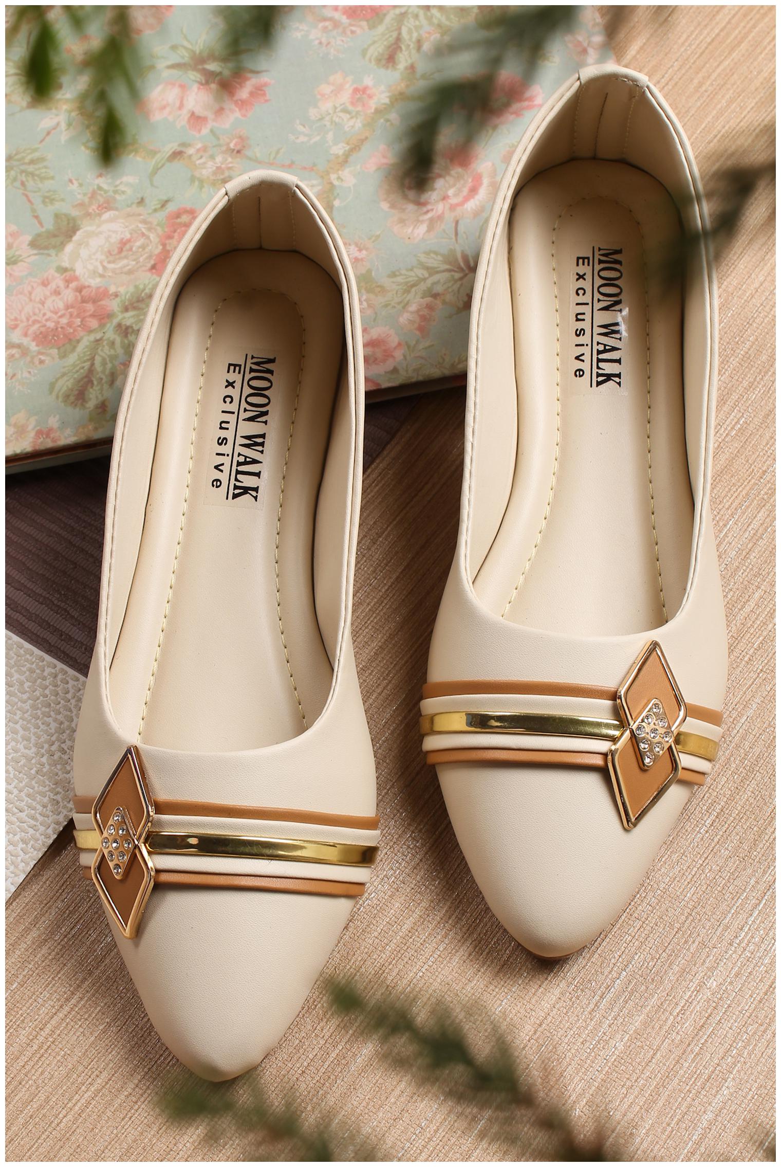 

Moonwalk Women Cream Bellies