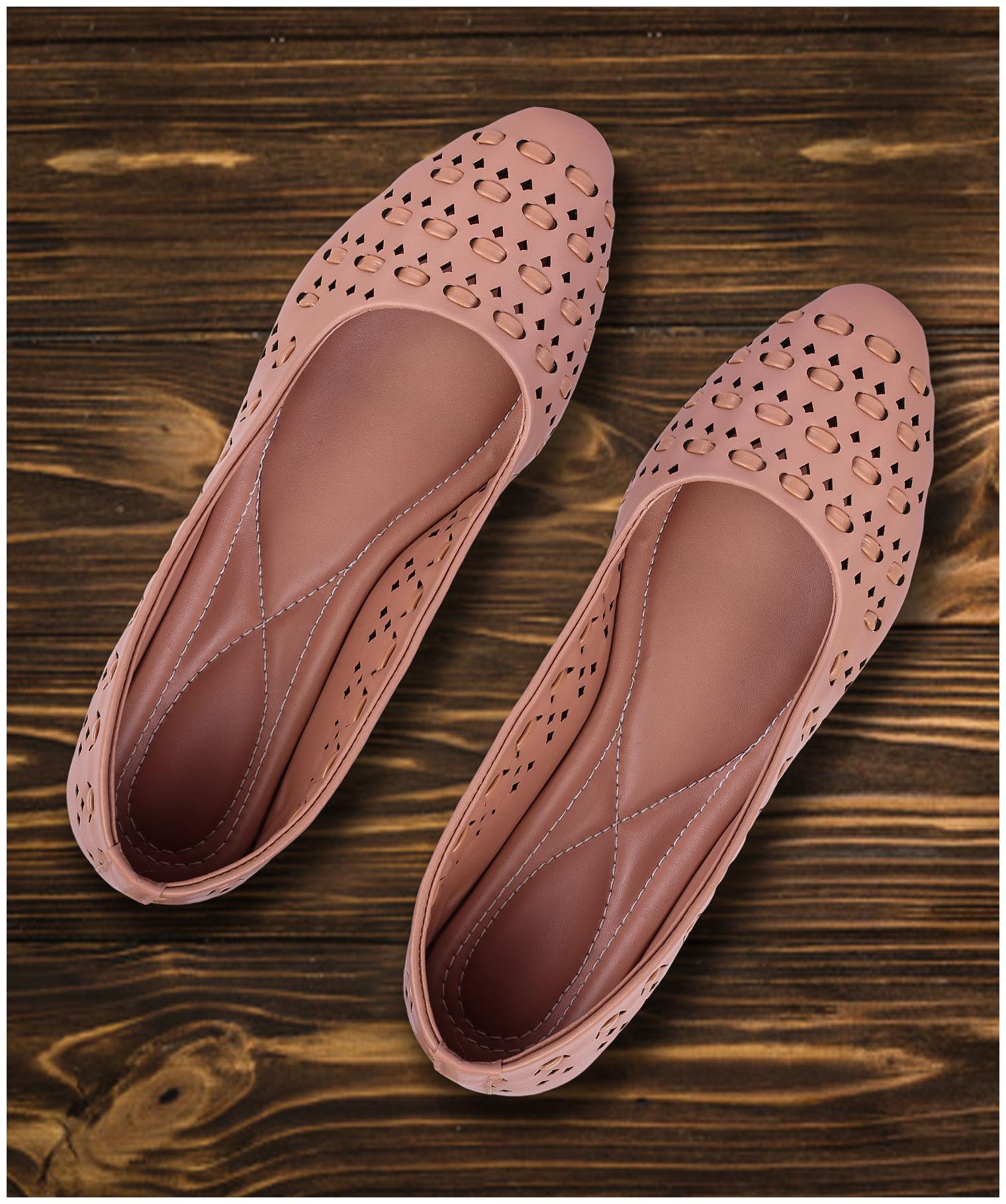 

Moonwalk Women Pink Bellies