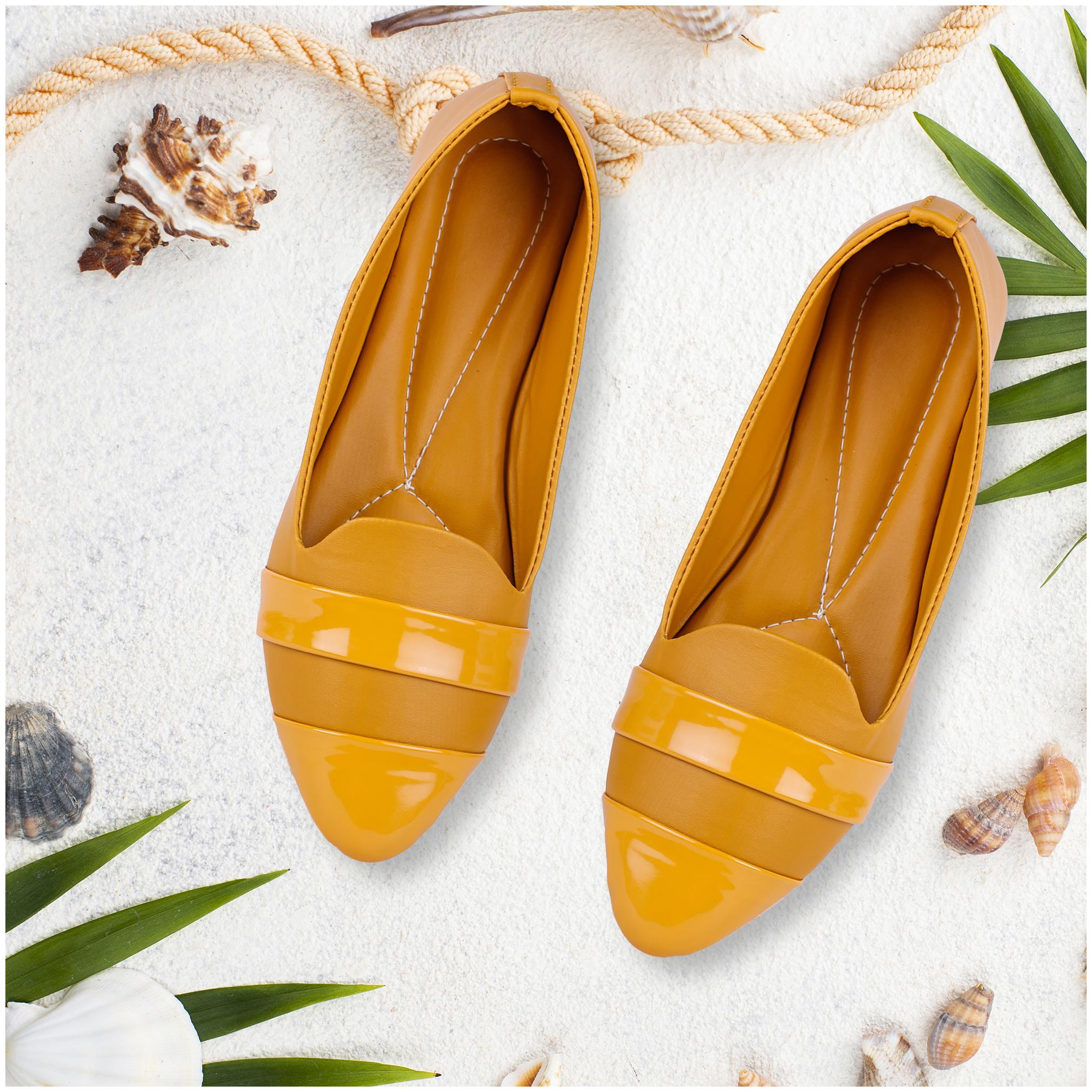 

Moonwalk Women Yellow Bellies