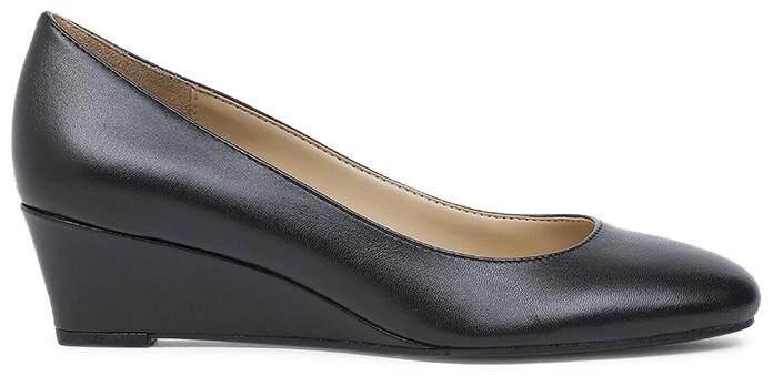 

Naturalizer Women Black Pumps