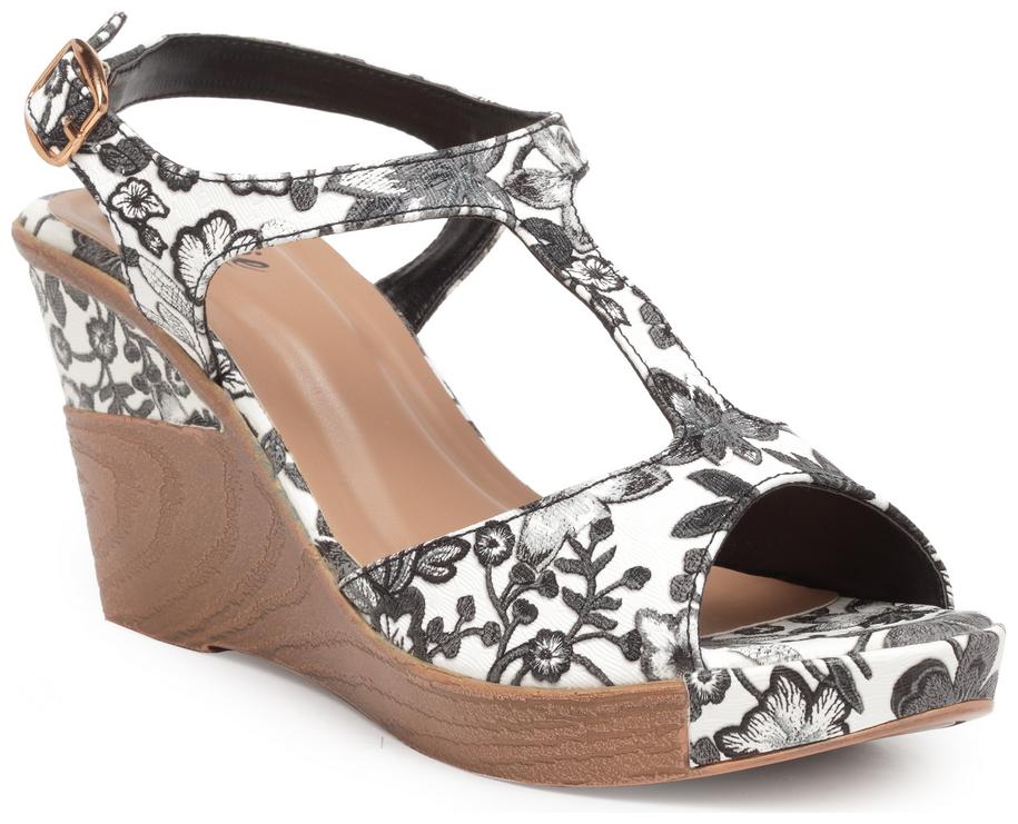 

Nupie Women Black Wedges
