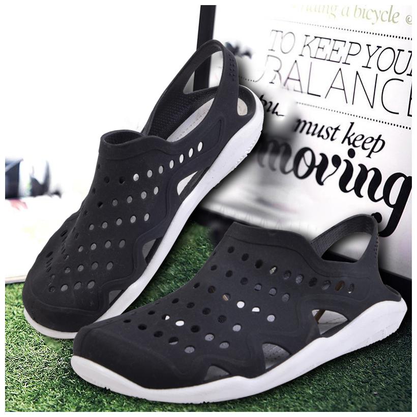 

Pampys Angel Men Black Clogs