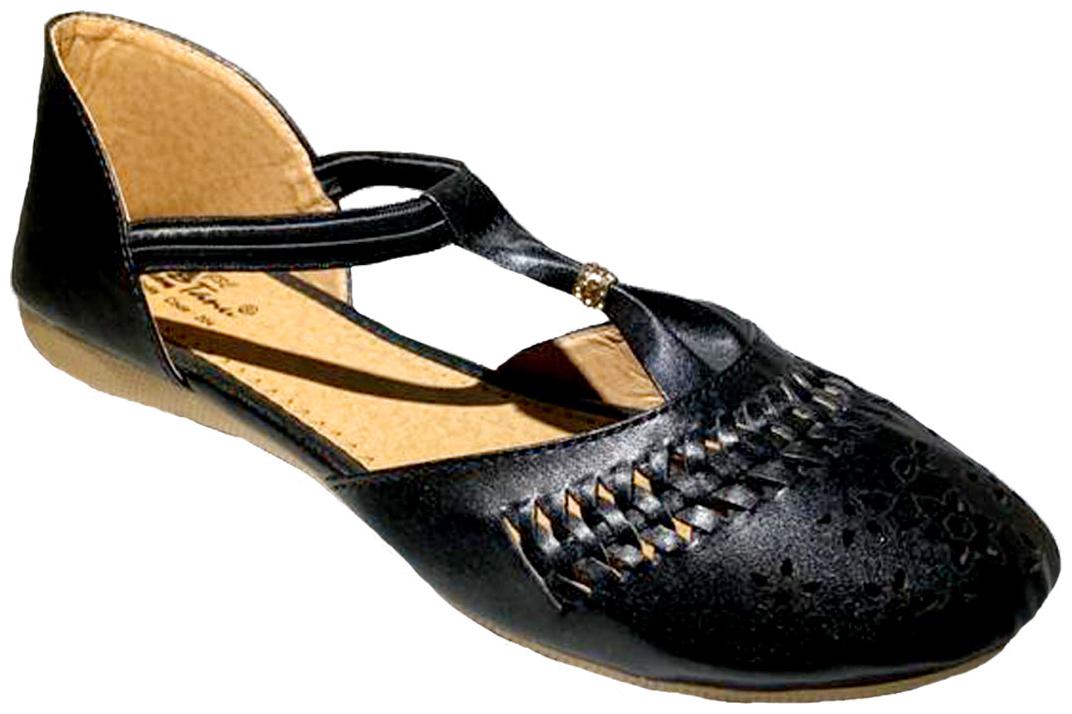 

Pandora 15 Women Black Sandals