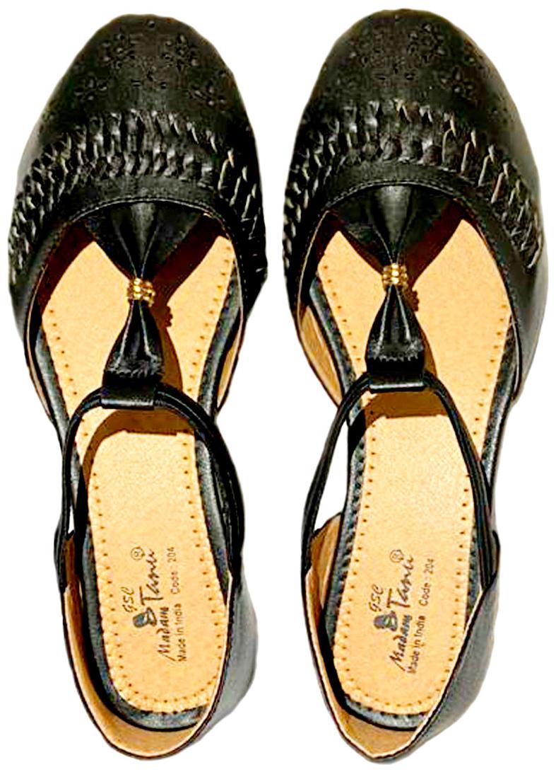 

Pandora 15 Women Black Sandals