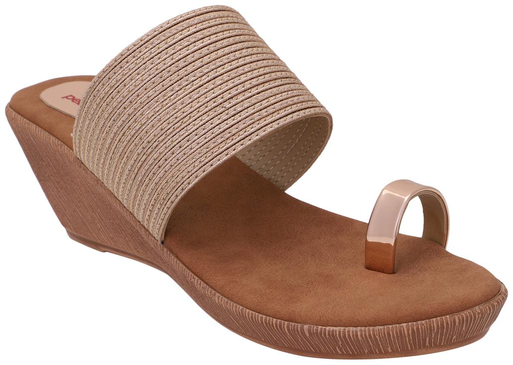 

PELLE ALBERO Women Beige Sandals