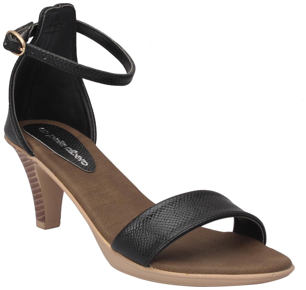 

PELLE ALBERO Women Black Heeled Sandals