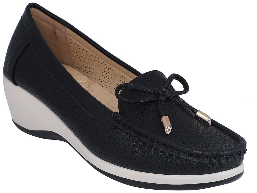 

PELLE ALBERO Women Black Loafers