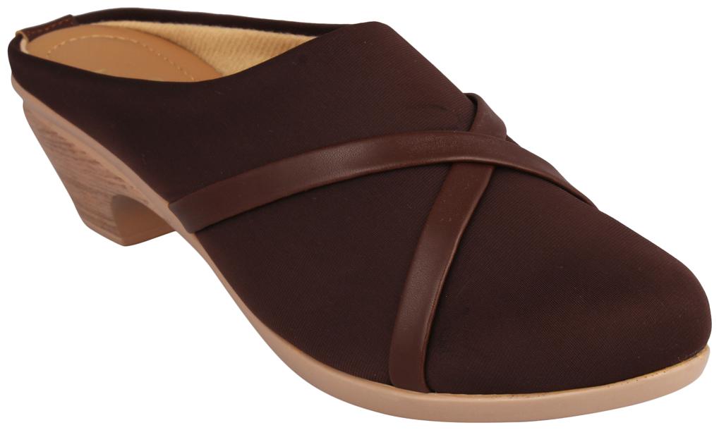 

PELLE ALBERO Women Brown Sandals