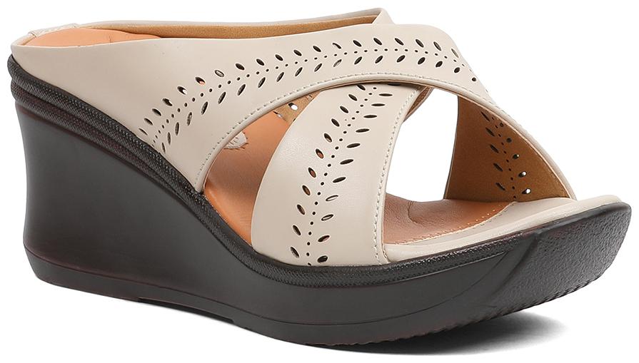

PELLE ALBERO Women Cream Wedges