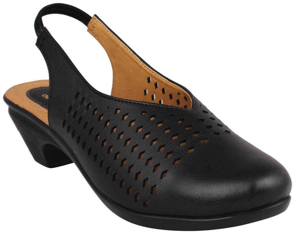 

PELLE ALBERO Women Black Sandals