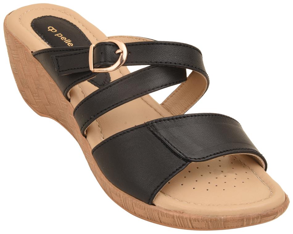 

PELLE ALBERO Women Black Wedges