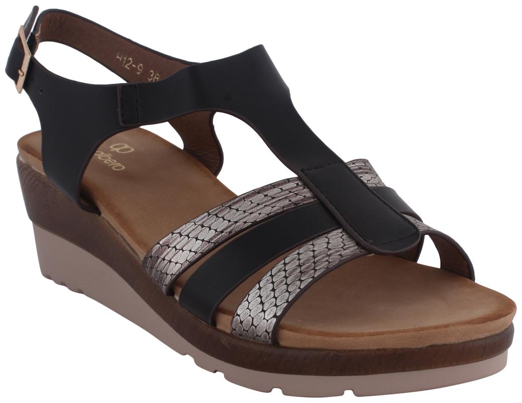 

PELLE ALBERO Women Black Heeled Sandals