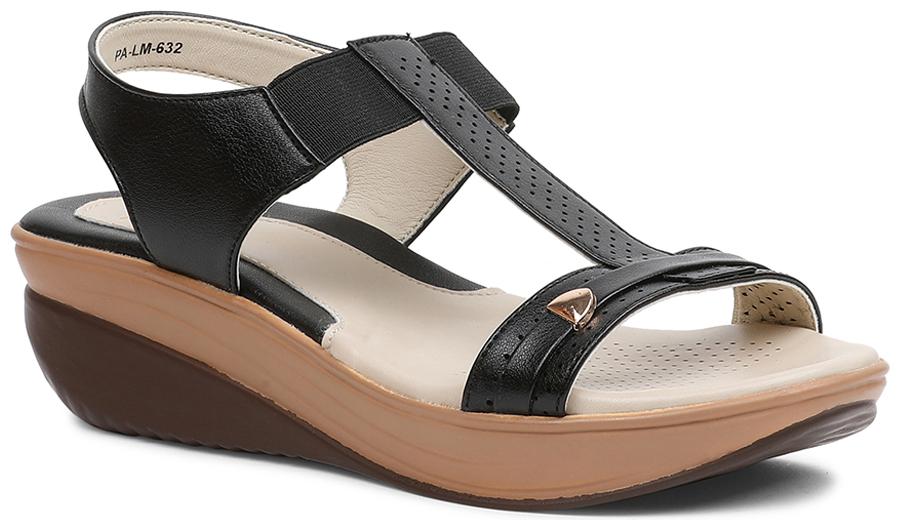 

PELLE ALBERO Women Black Wedges