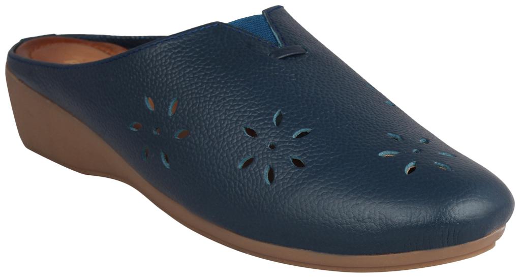 

PELLE ALBERO Women Blue Sandals