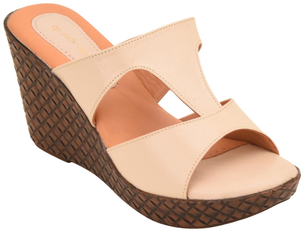 

PELLE ALBERO Women White Wedges