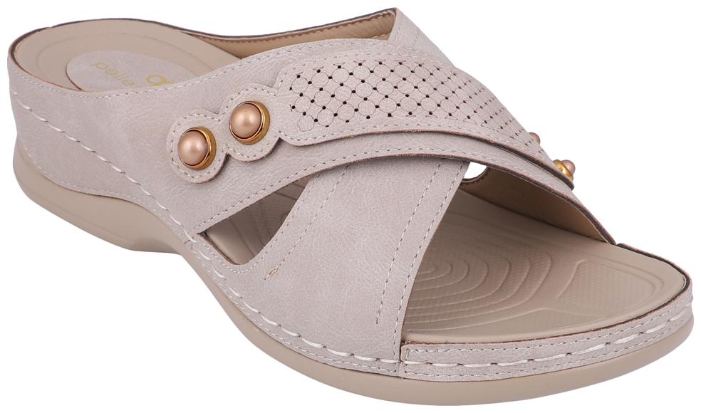 

PELLE ALBERO Women Beige Sandals