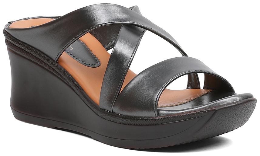 

PELLE ALBERO Women Black Wedges