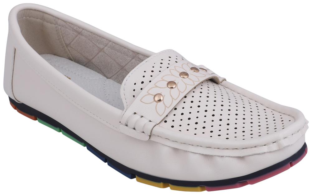 

PELLE ALBERO Women White Casual Shoes