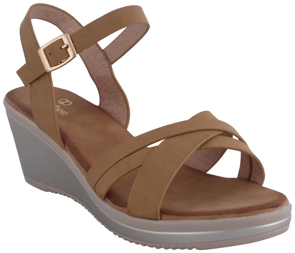 

PELLE ALBERO Women Beige Wedges