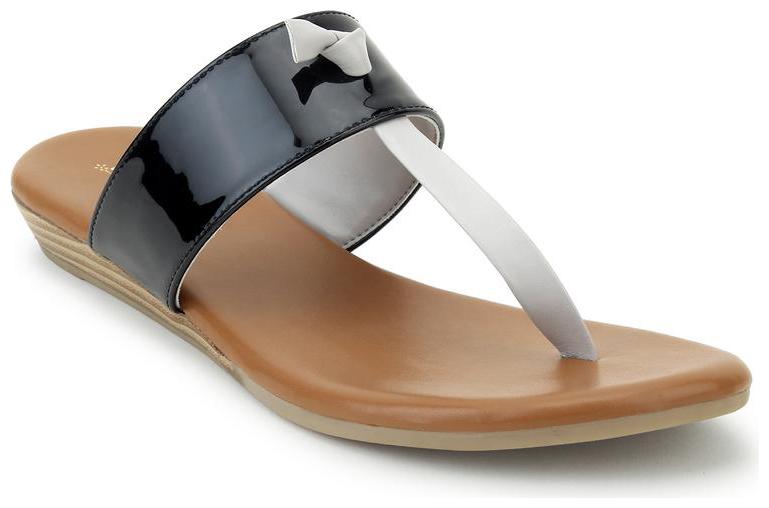 

Pepitoes Women Black Sandals