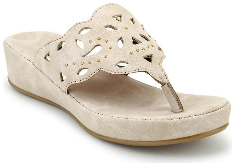 

Pepitoes Women Beige Sandals