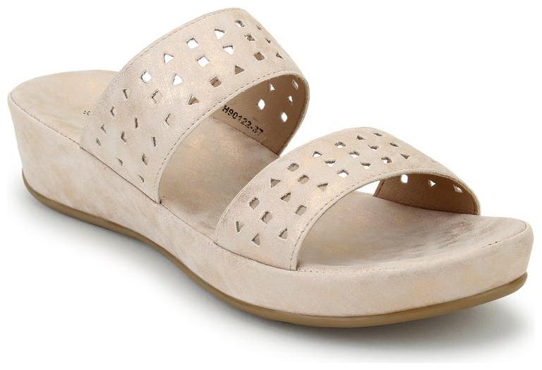 

Pepitoes Women Pink Sandals