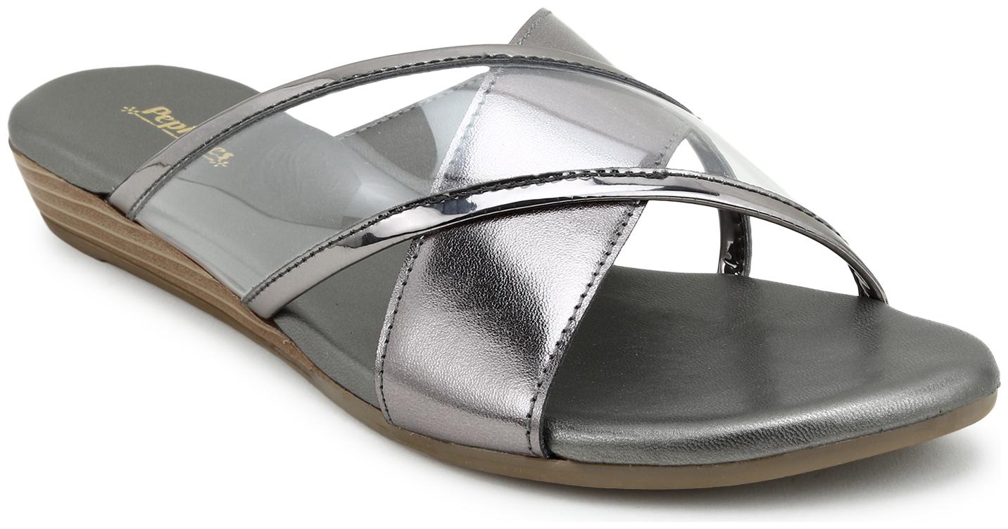 

Pepitoes Women Grey Sandals