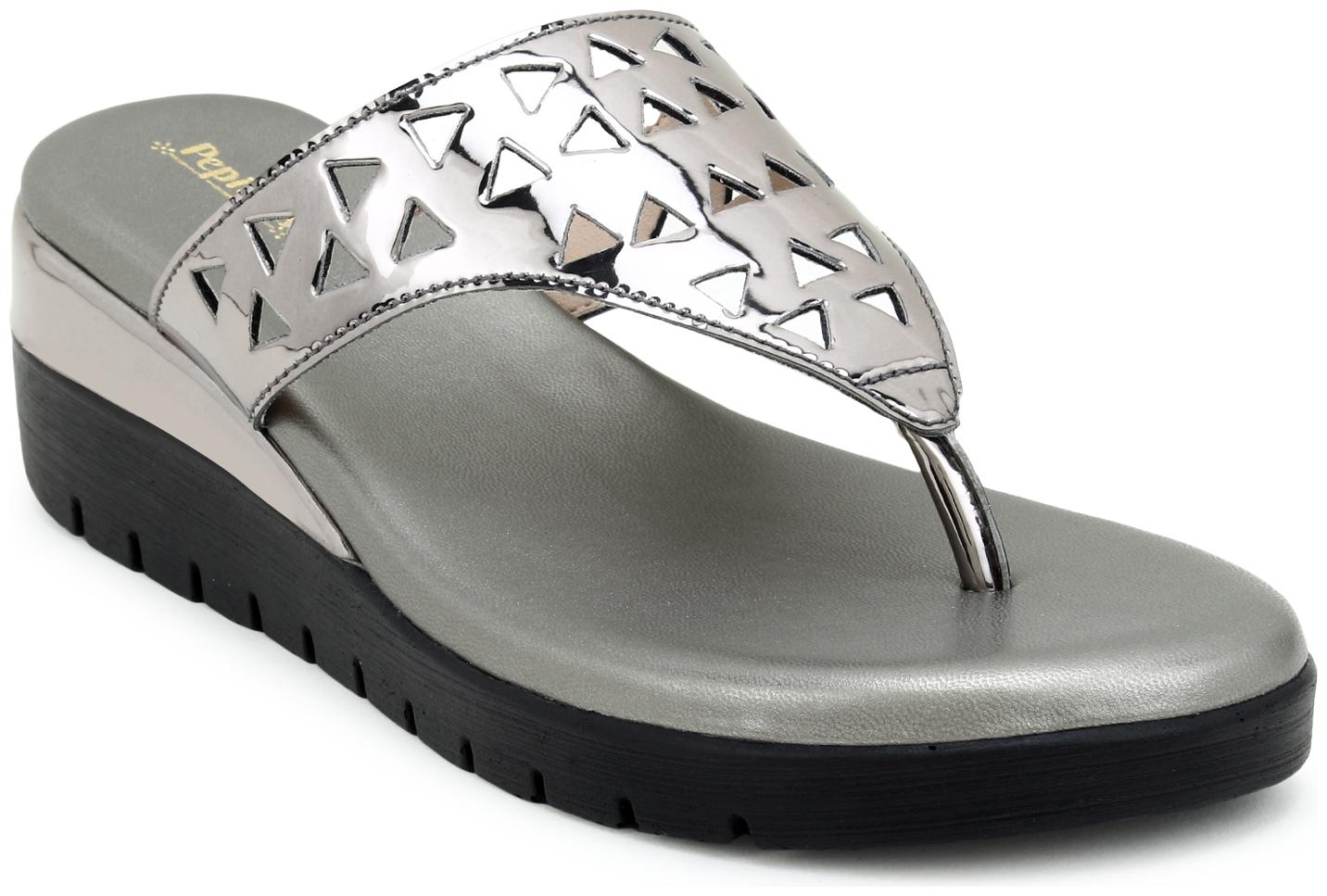 

Pepitoes Women Grey Sandals