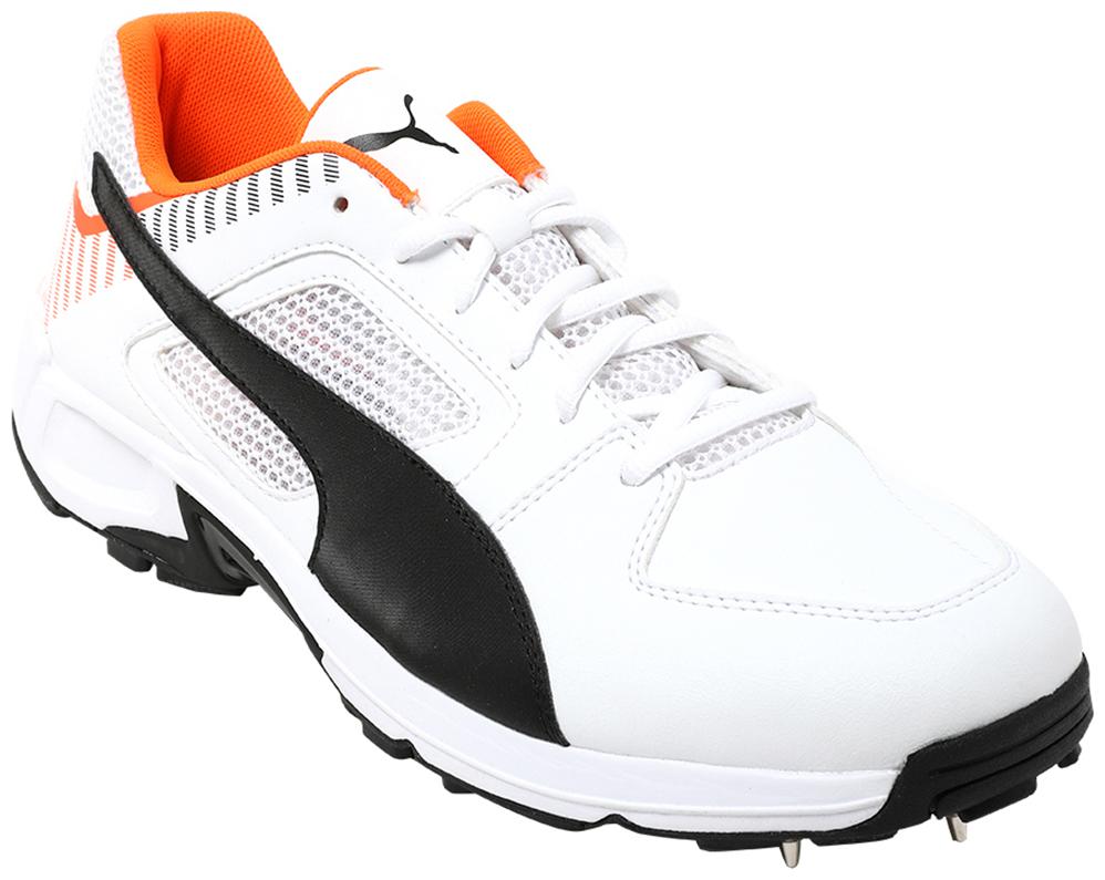 

Puma Men s Team Full spike II White Football Shoes