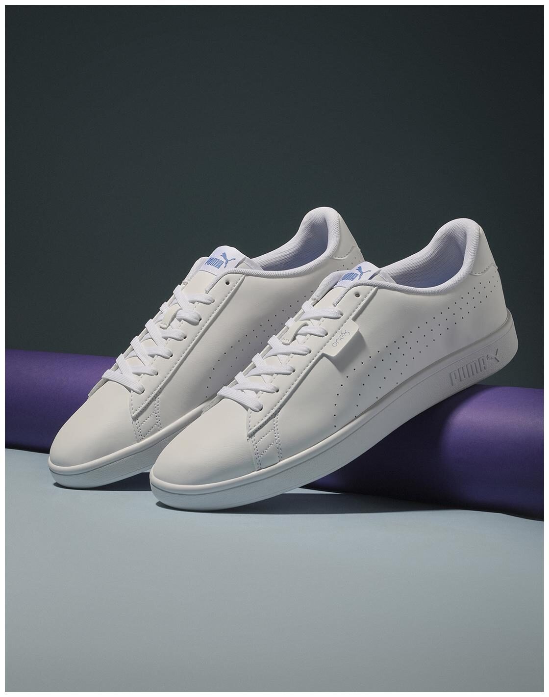 

Puma Unisex White Classic Sneakers - 373656