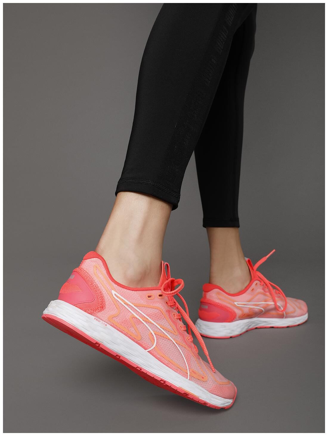 

Puma SPEED 300 RACER 2 Wn s Sports Shoes For Women