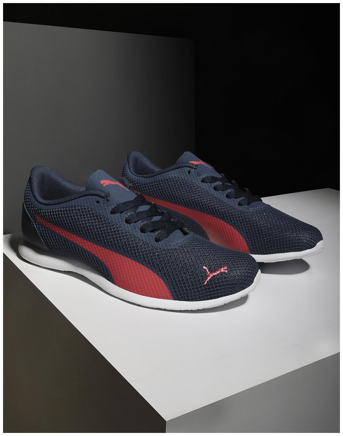 

Puma Women Blue Sneakers