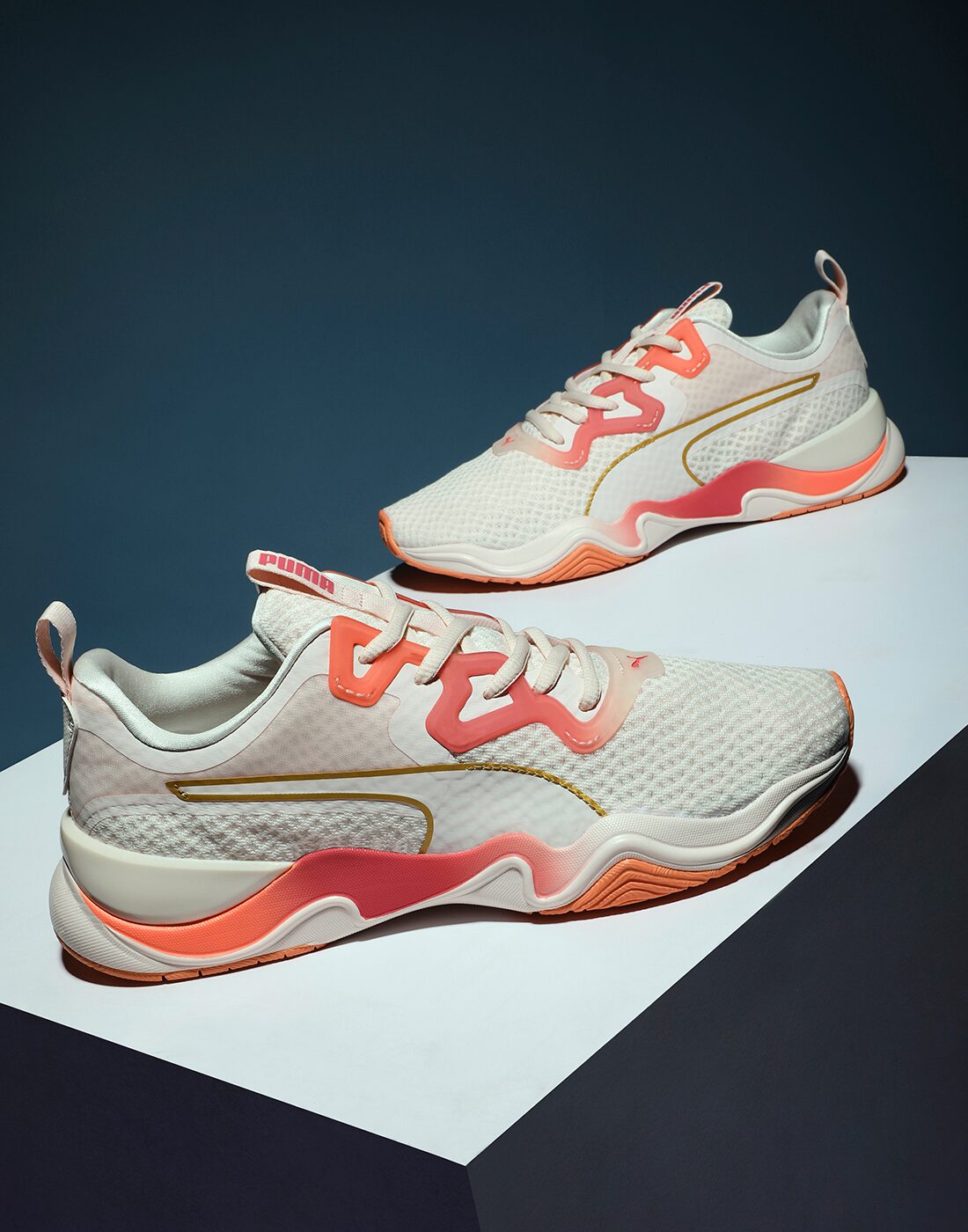 

Puma Women Zone XT Sunset Wns Running Shoes ( White )