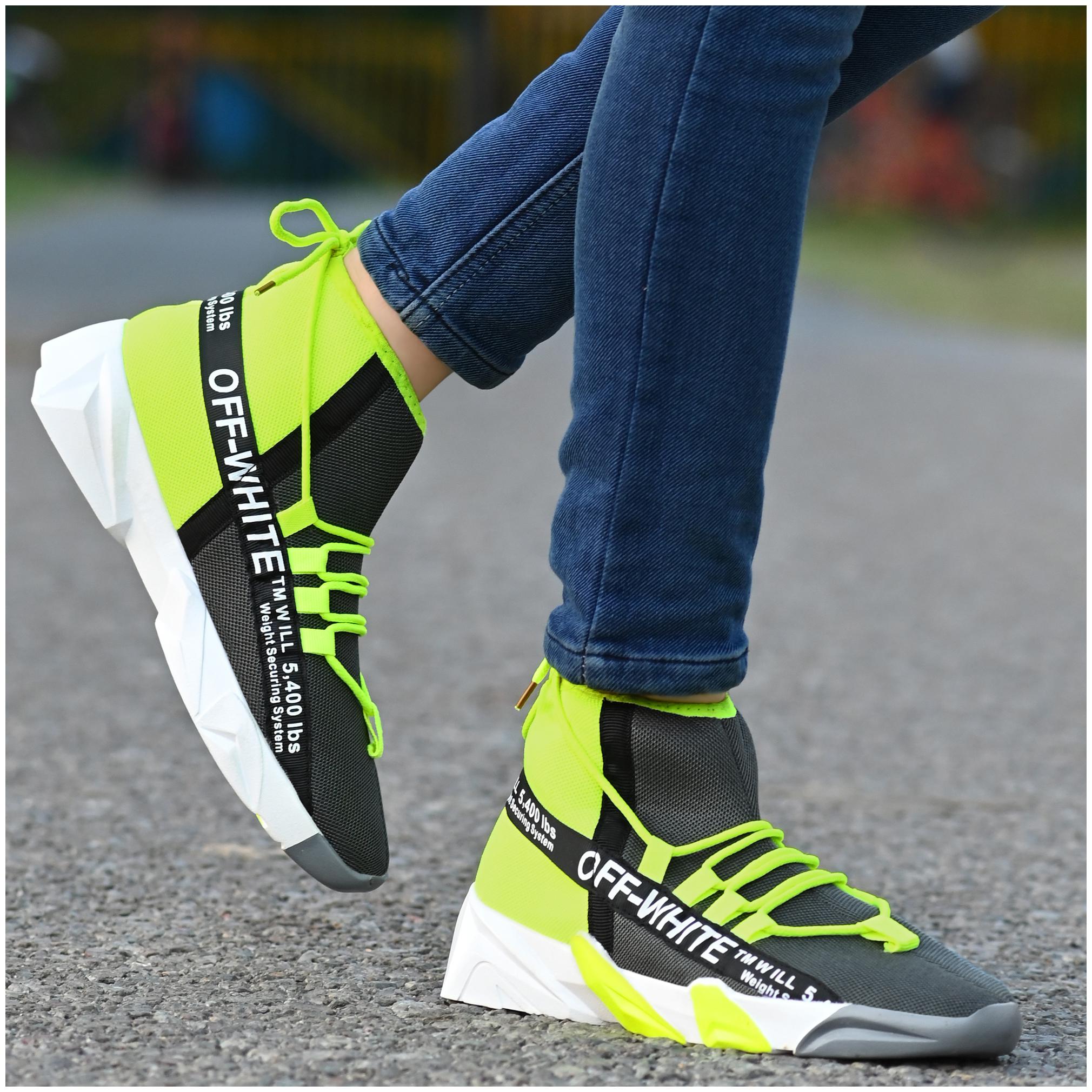 

RAY J Men Grey Sneakers