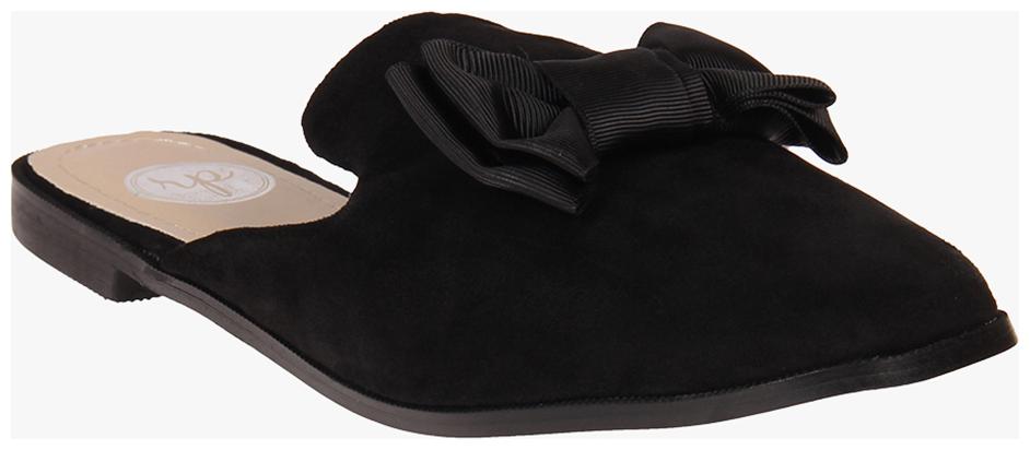 

Red Pout Women Black Flats