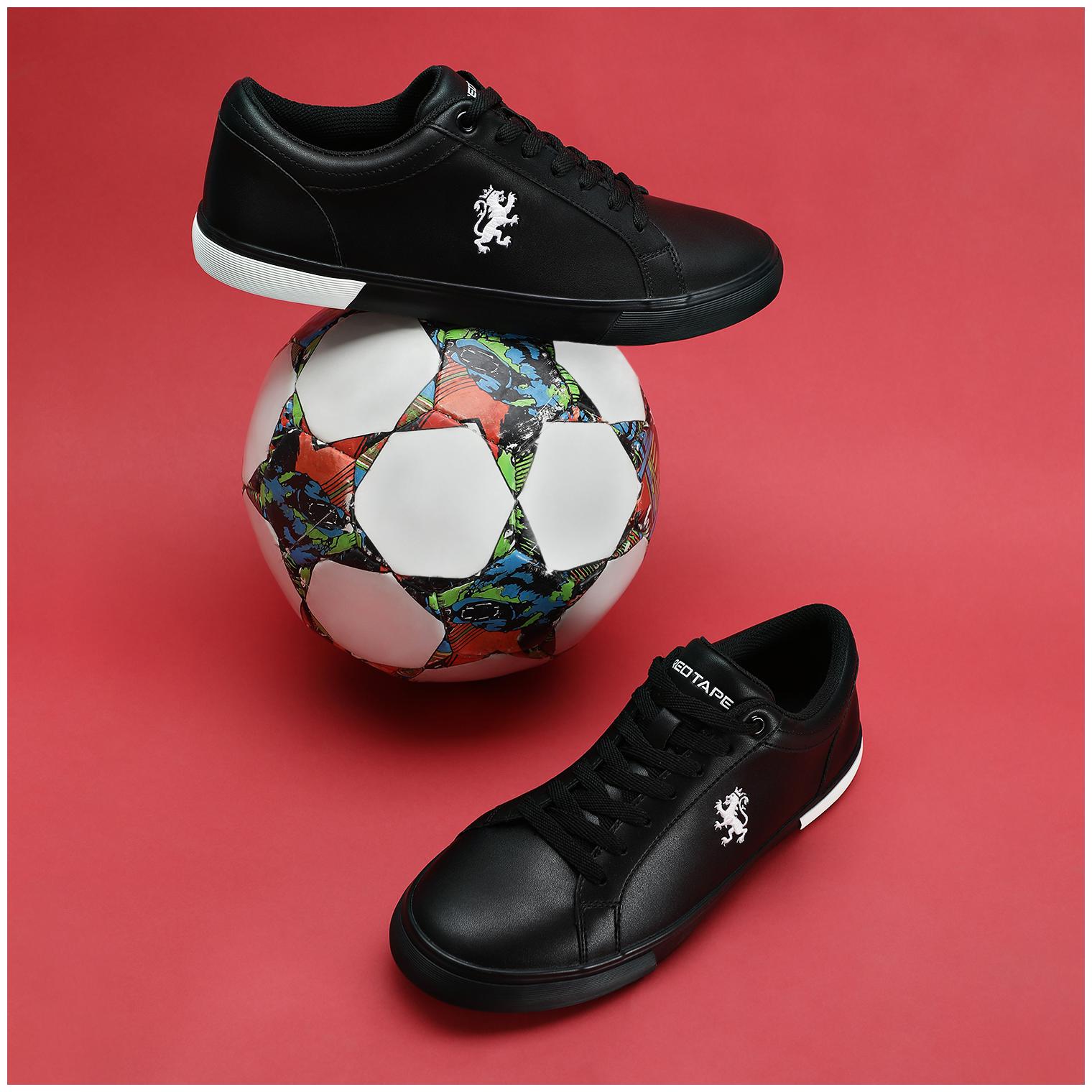 

Red Tape Men Black Classic Sneakers - Rte327