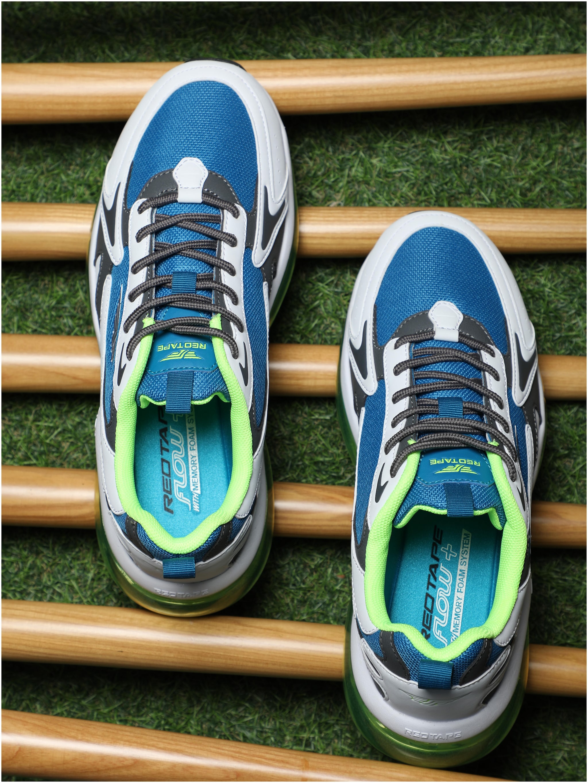 

Red Tape Men Walking Shoes Walking Shoes ( Multi-Color )
