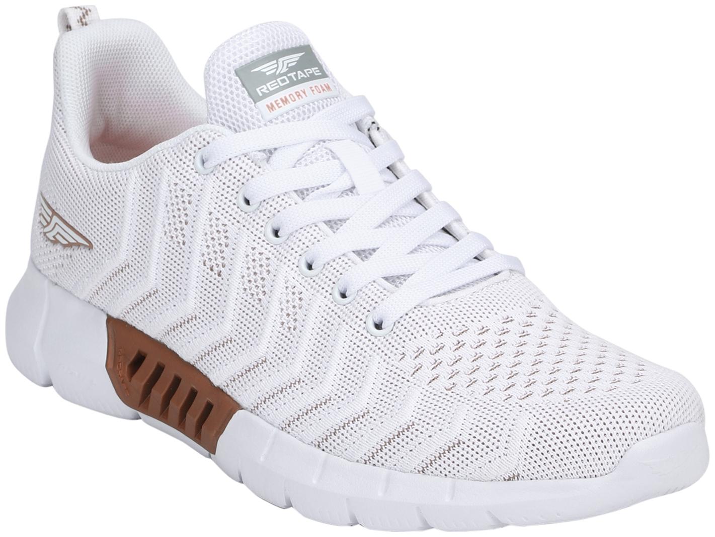 

Red Tape Men Walking Walking Shoes ( White )
