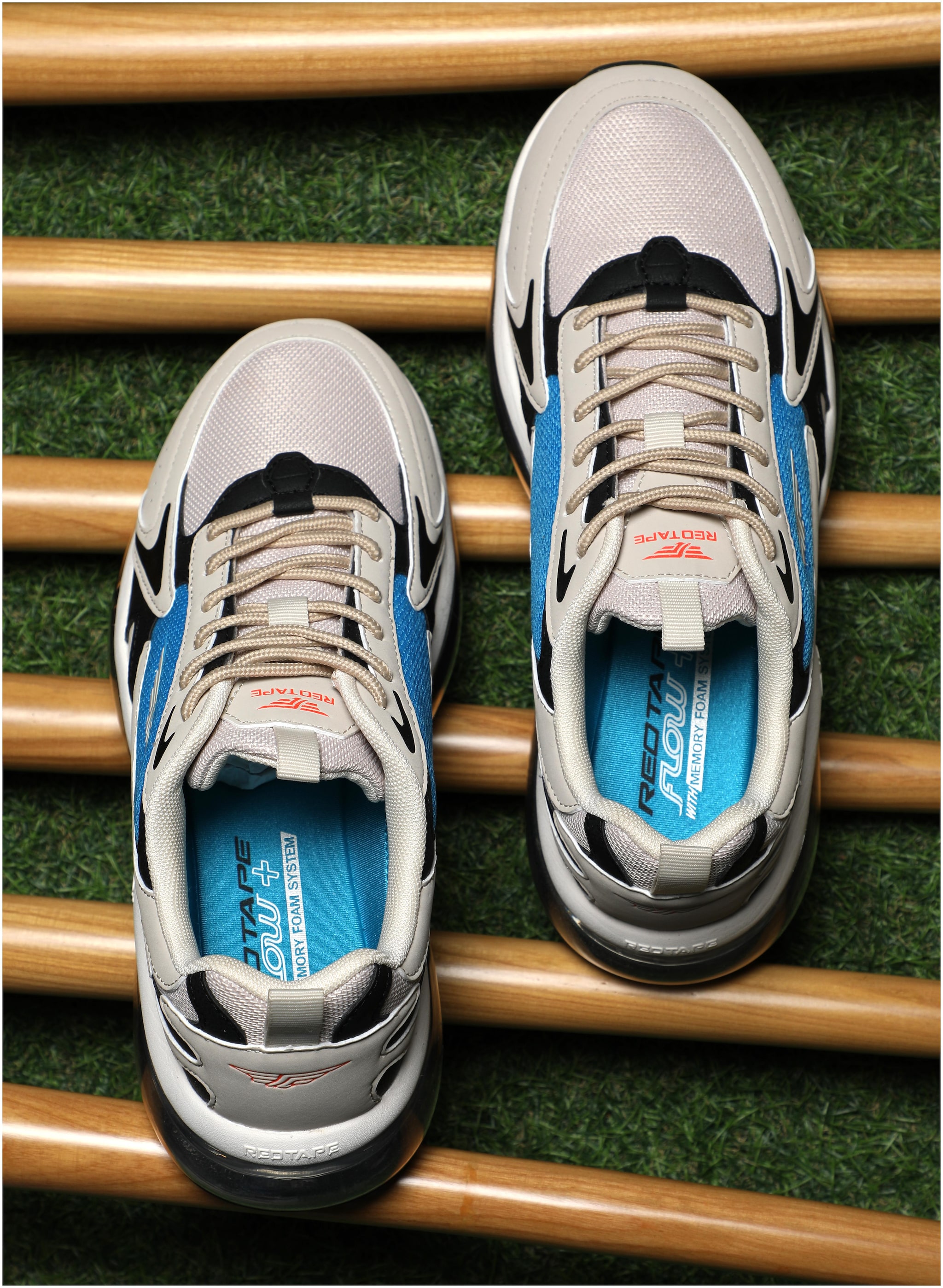 

Red Tape Men Walking Shoes Walking Shoes ( Beige )