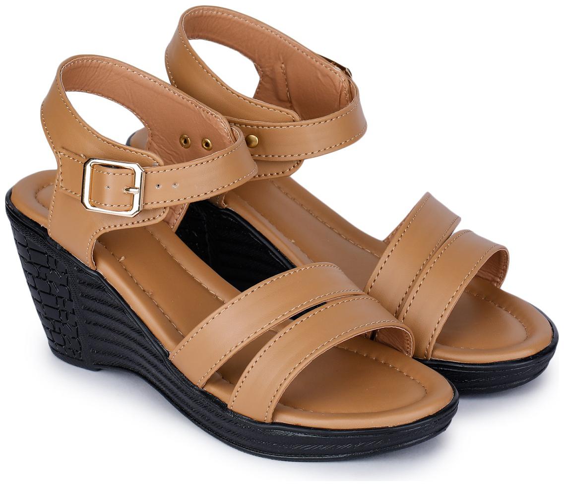 

RIMBOLL Women Beige Sandals
