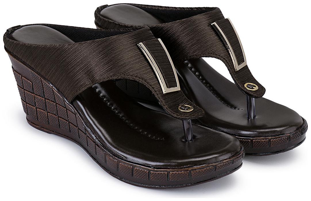 

RIMBOLL Women Brown Wedges