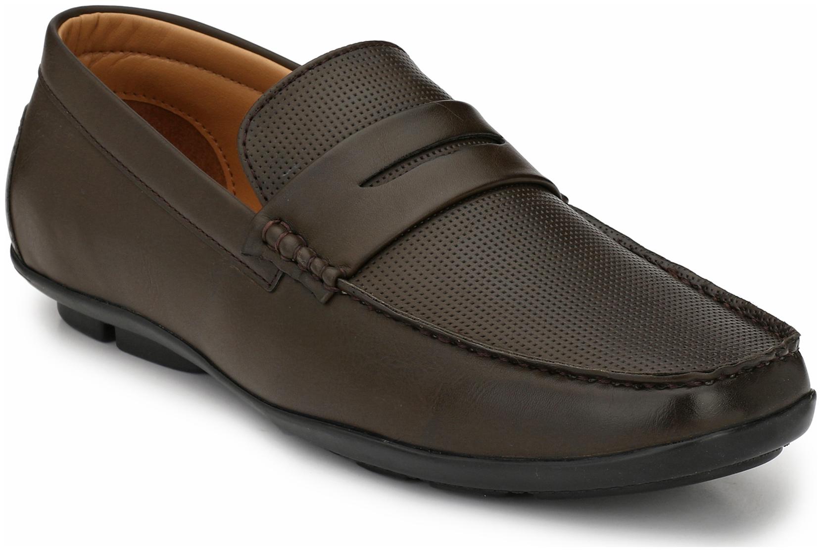 

Rodolfo Darrell Men Brown Loafers