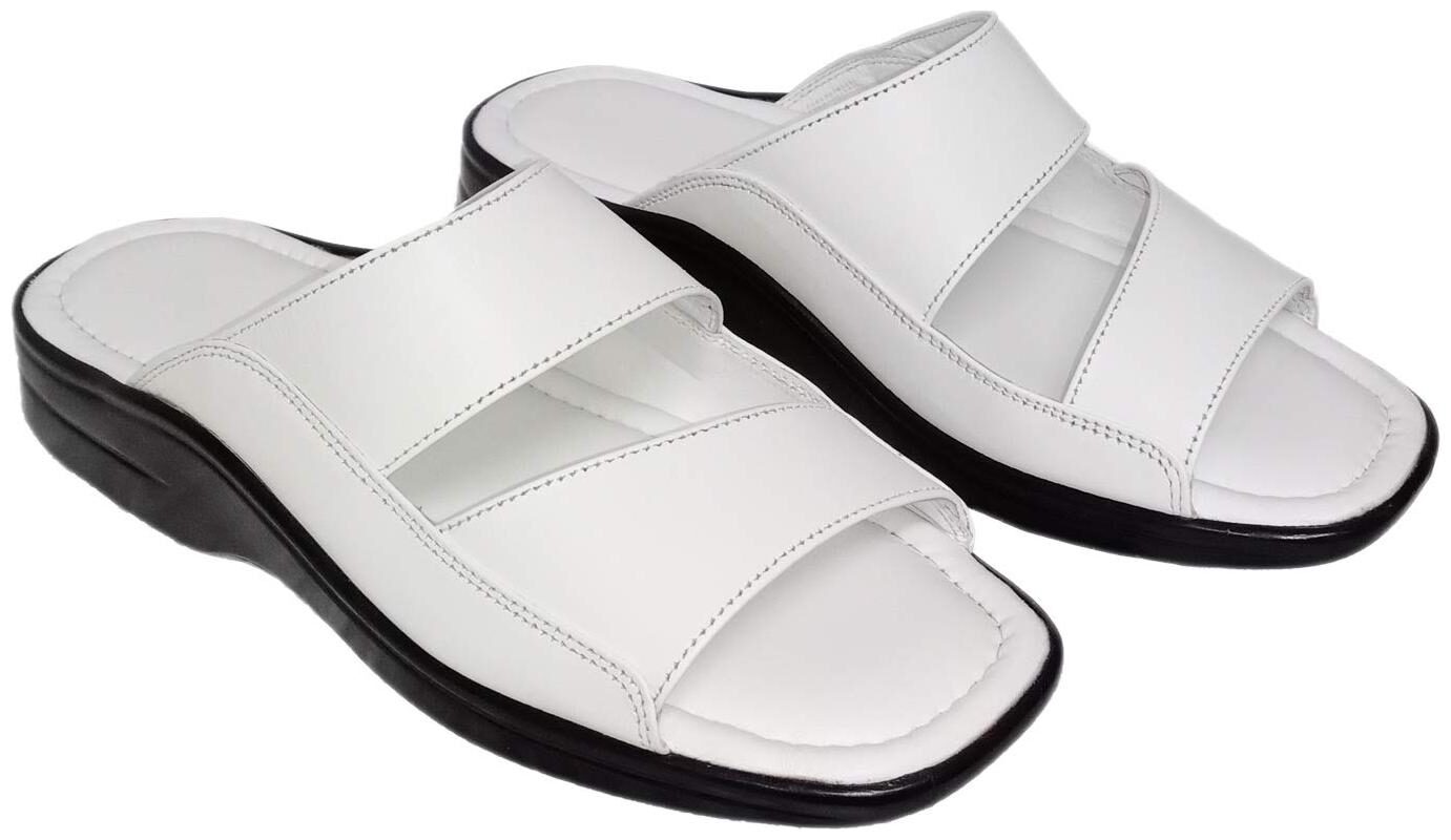 

Saanvishubh Men White Flip-Flops - 1 Pair