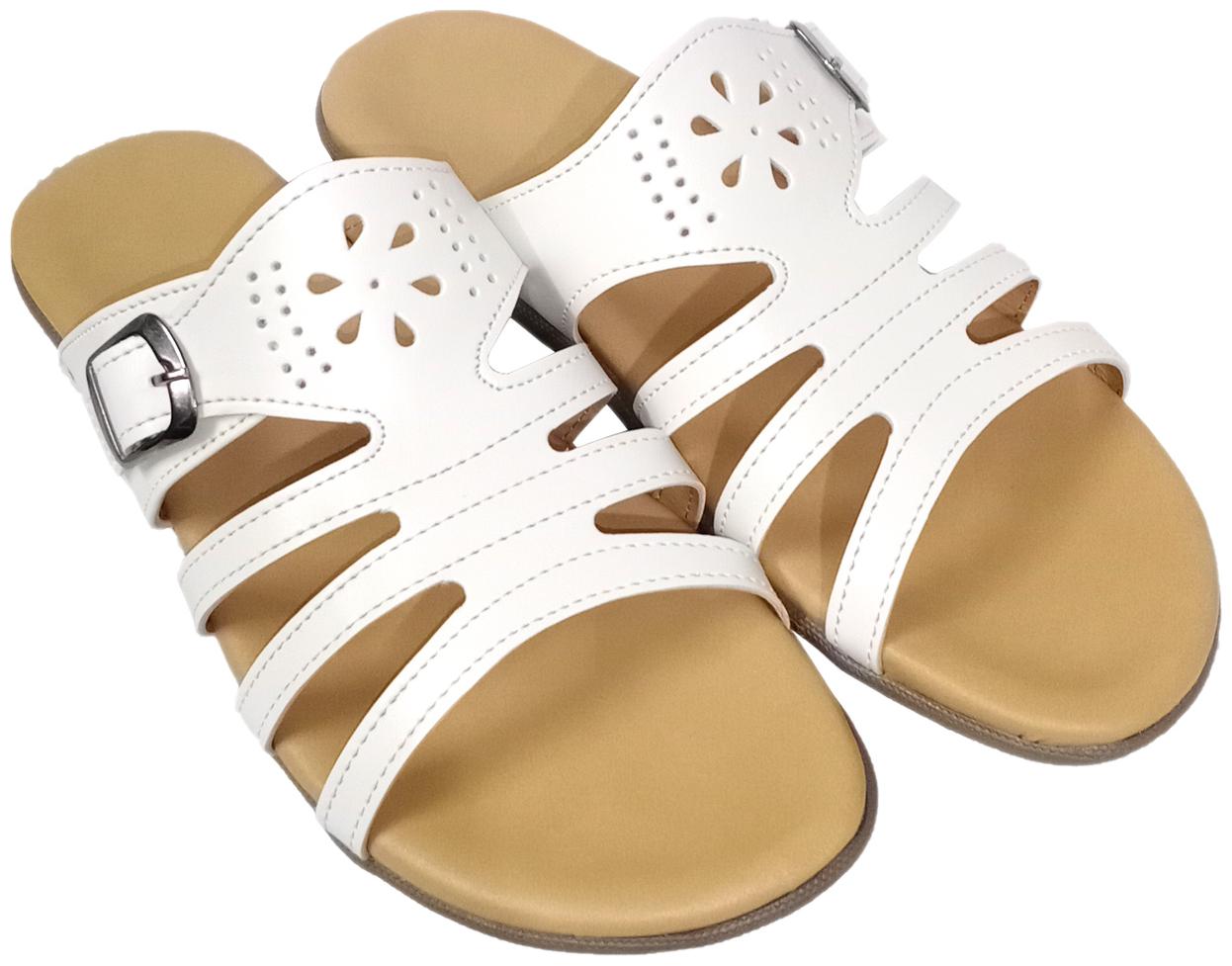 

Saanvishubh Women White Sandals