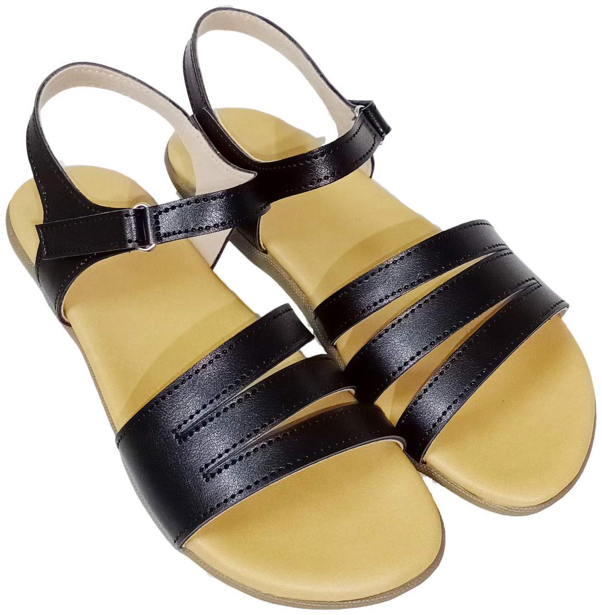 

Saanvishubh Women Black Sandals